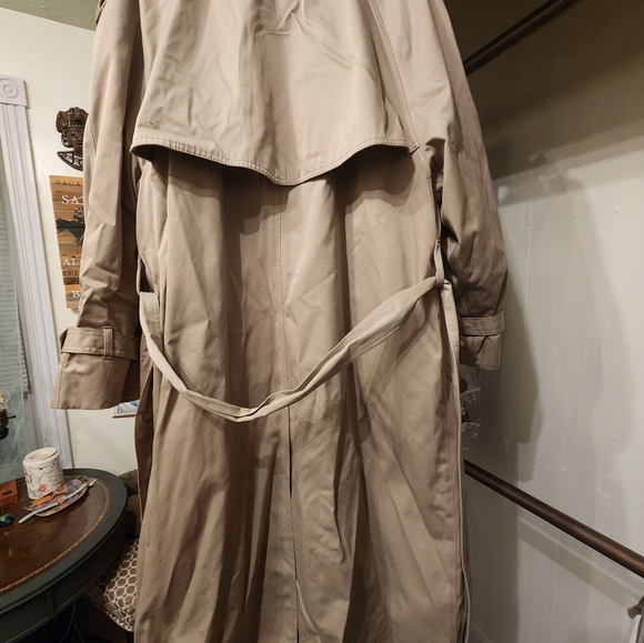 London Fog Double Breasted Men's trench coat 40 regular - Picture 10 of 16